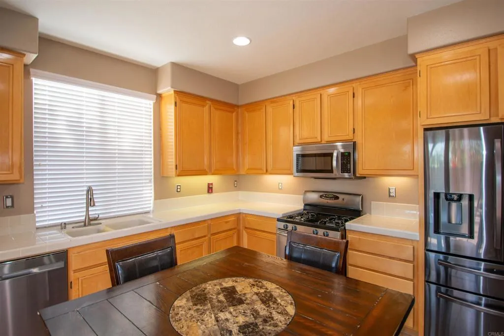 https://cdn.realtyfeed.com/cdn/127/306472098/95bc74c500f516375f354d322c66874a.webp
