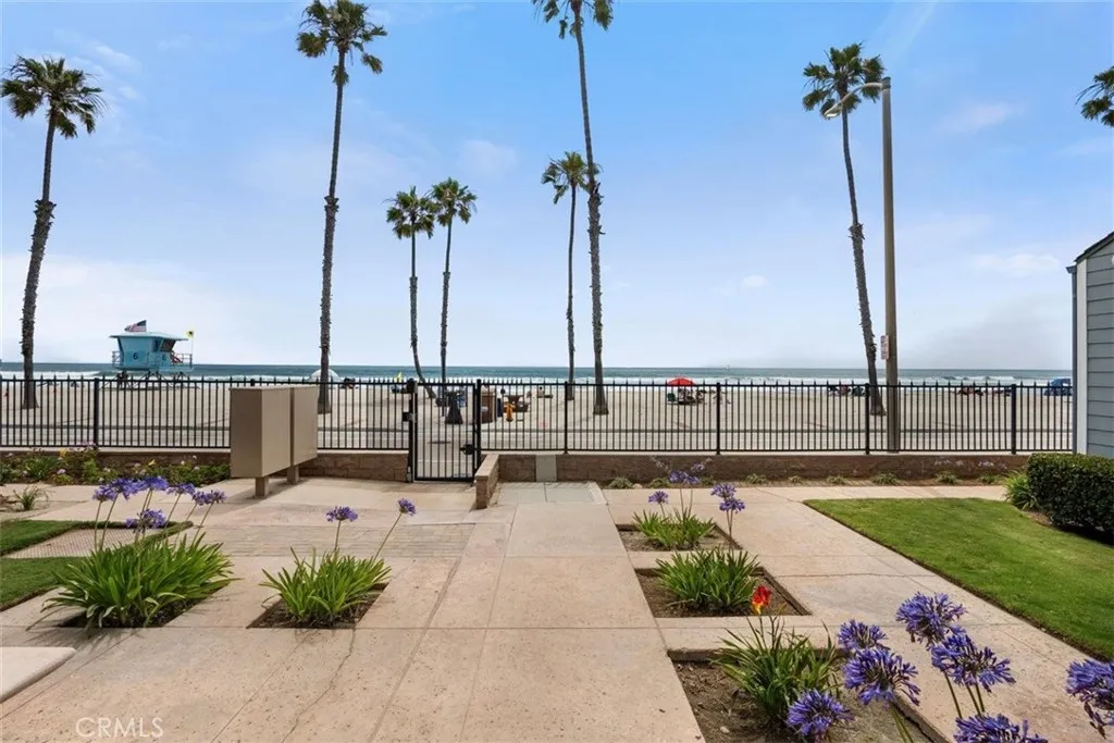 https://cdn.realtyfeed.com/cdn/127/306472170/62eda8cc437240066887c511118835dc.webp