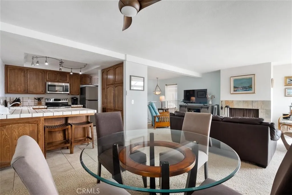 https://cdn.realtyfeed.com/cdn/127/306472170/d1e301c2de779139792e721ce418cd30.webp