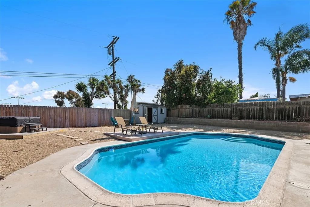 https://cdn.realtyfeed.com/cdn/127/306472201/3813f1892cd71271c31c6bfa801782b3.webp