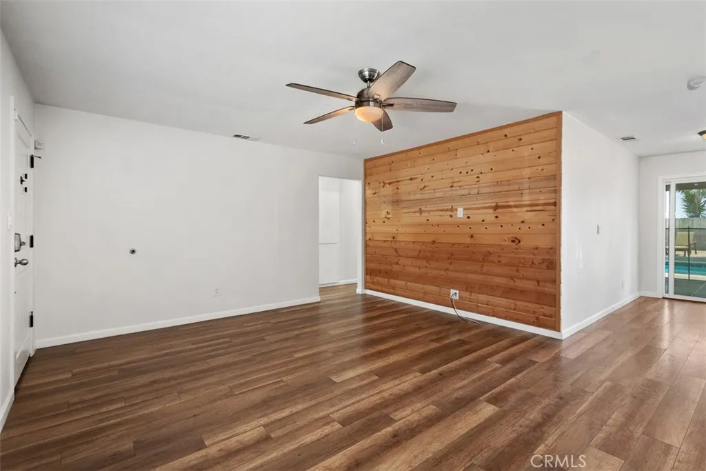 https://cdn.realtyfeed.com/cdn/127/306472201/d7049f5994b449ffd7ff2f13f371f3ae.webp