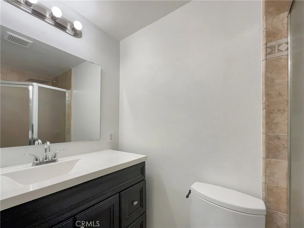 https://cdn.realtyfeed.com/cdn/127/306472211/868b075ec232302f38e50113007448fe.webp