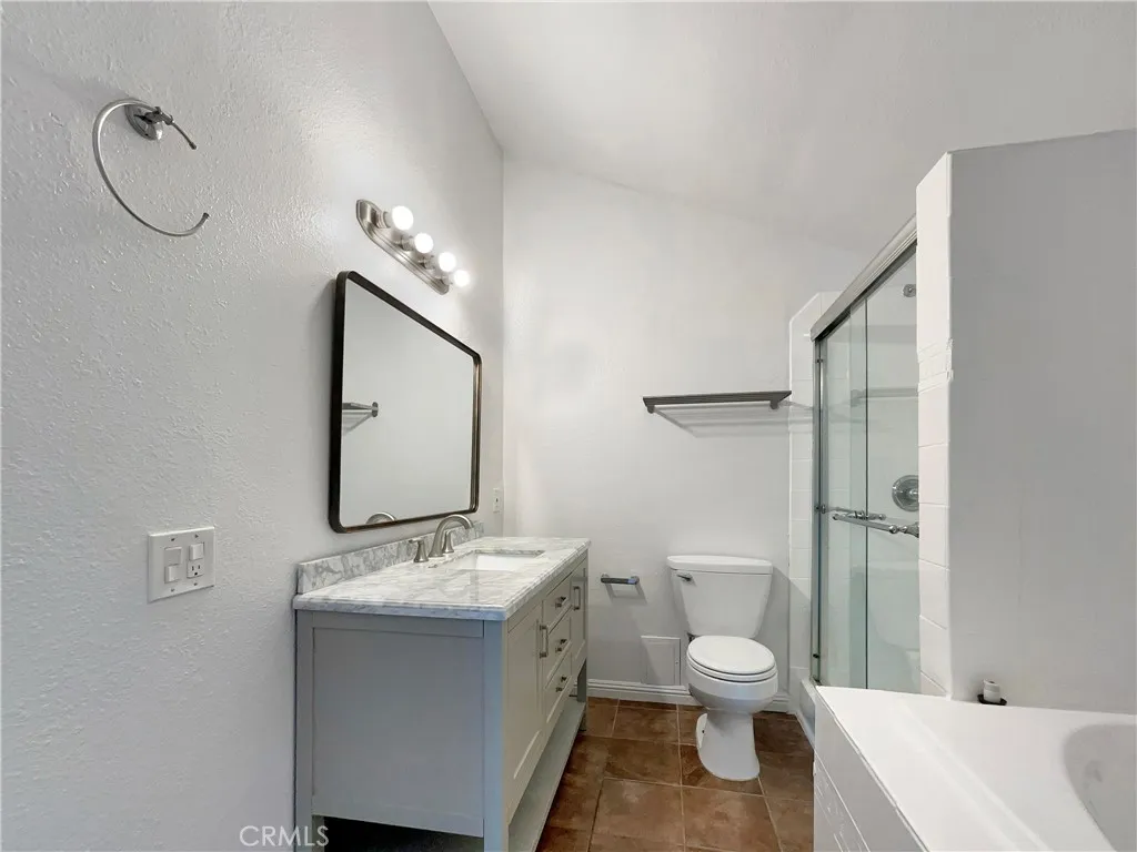 Photo #9: CV25138452 Listing: Photo #9