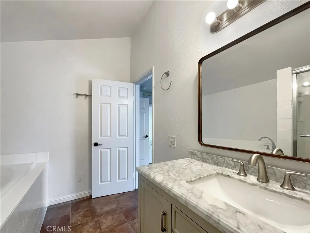https://cdn.realtyfeed.com/cdn/127/306472211/ee169c34dd34e065887fb3afcd2c99f2.webp