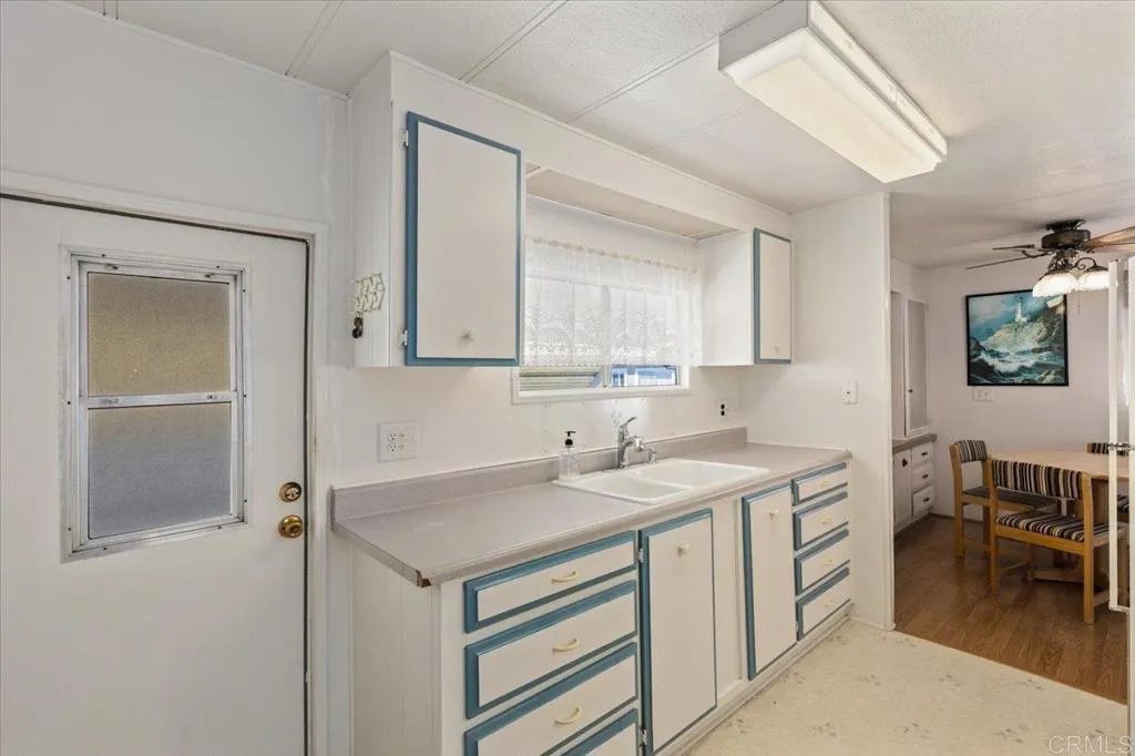 https://cdn.realtyfeed.com/cdn/127/306472327/18db814e1f038de0868b7bcf99534780.webp