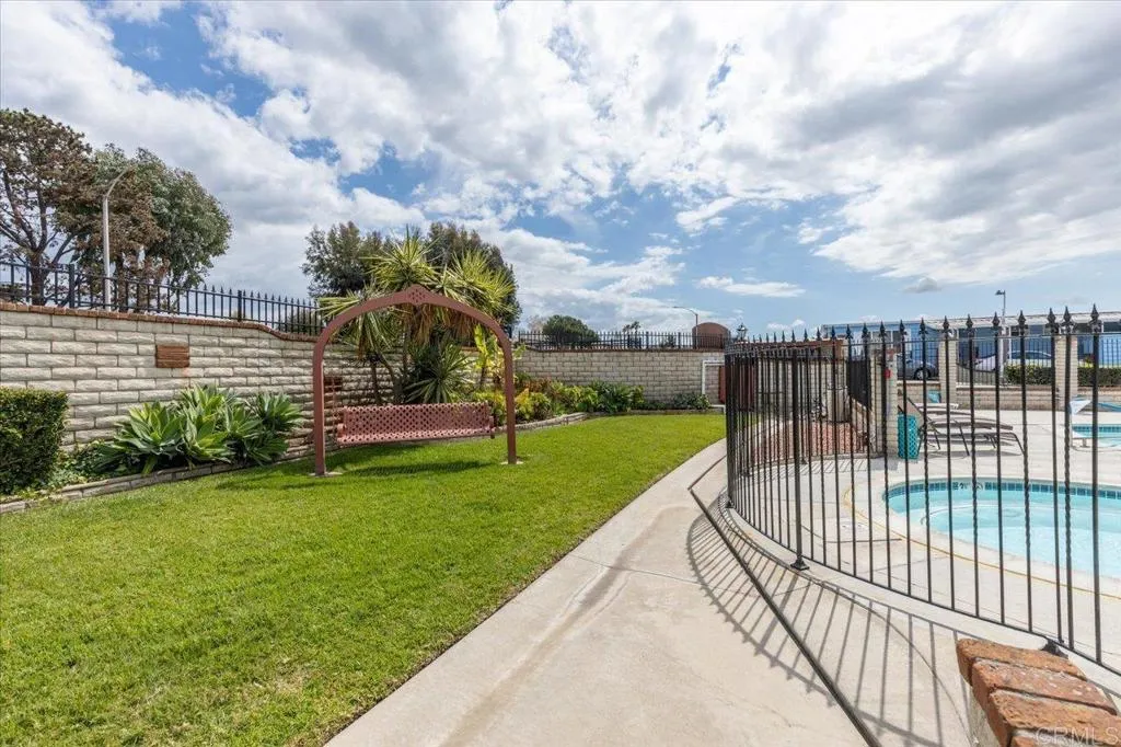 https://cdn.realtyfeed.com/cdn/127/306472327/5f47e579308aa9fb0030af465597ef74.webp