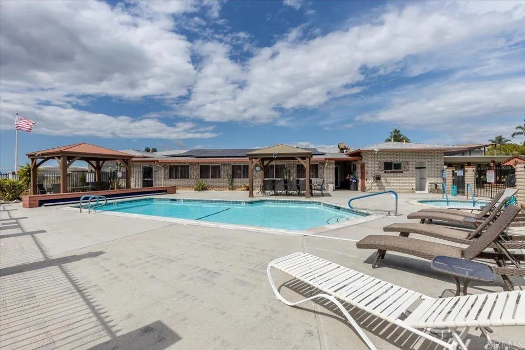 https://cdn.realtyfeed.com/cdn/127/306472327/e779d9547db2ef78cfba85e190f0e734.webp