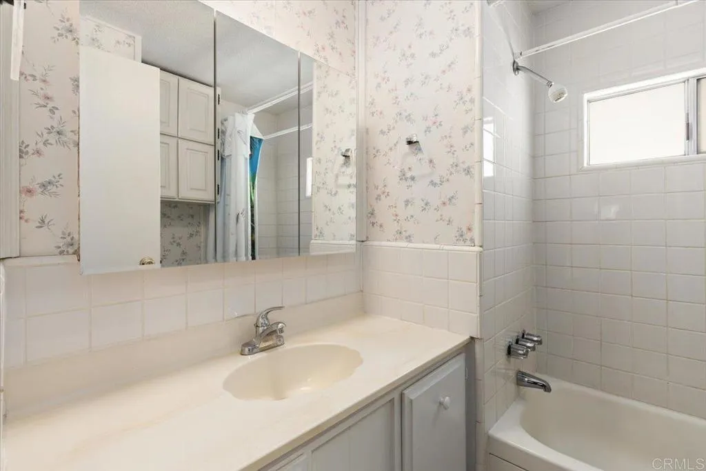 https://cdn.realtyfeed.com/cdn/127/306472327/f7d363dcad5a4a29f722456cb554bcef.webp