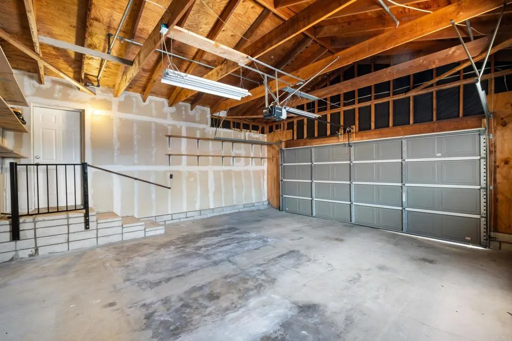 https://cdn.realtyfeed.com/cdn/127/306472344/42b644451d135c8ccbb031b3c45992eb.webp