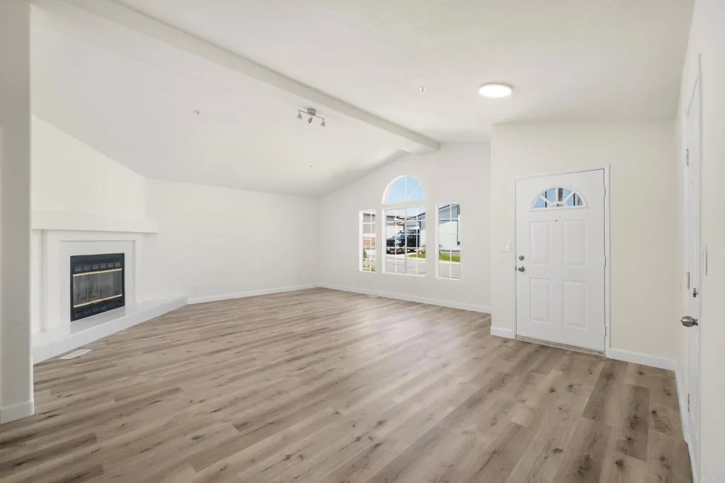 https://cdn.realtyfeed.com/cdn/127/306472344/6340b46d9efd8af70d979a9ea2b83caa.webp