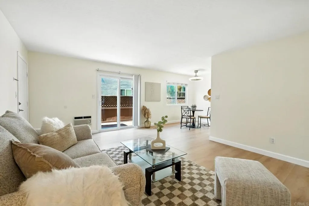 Photo #5: PTP2504623 Listing 