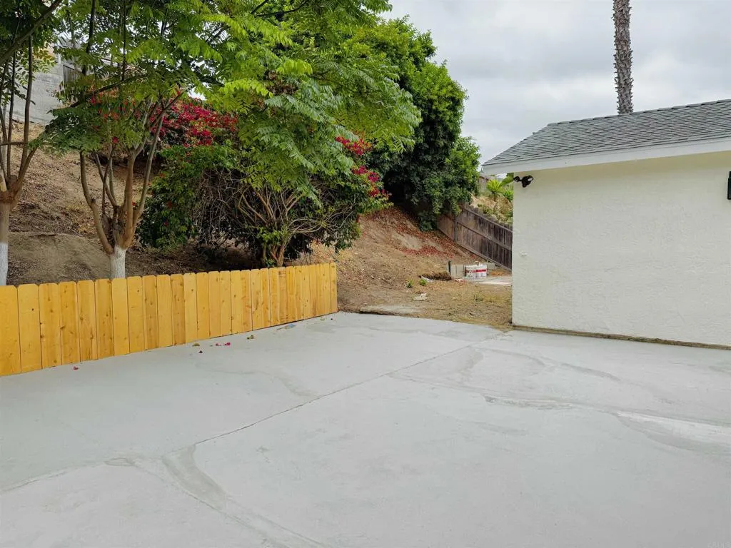 https://cdn.realtyfeed.com/cdn/127/306472430/06d715d1dea223d8d5f5e2c92d0ad6e4.webp