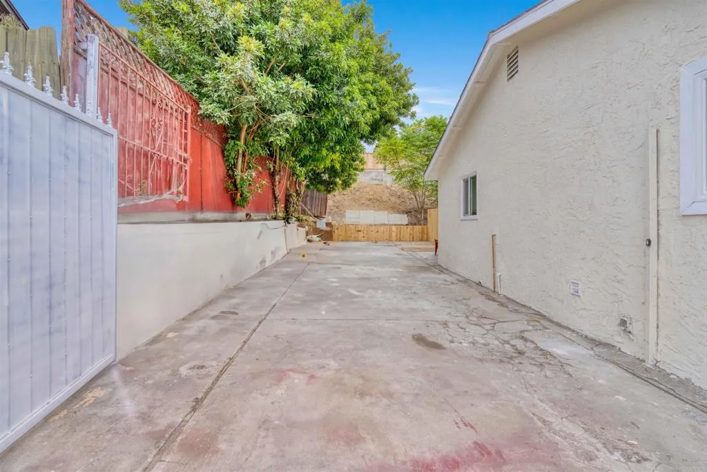 https://cdn.realtyfeed.com/cdn/127/306472430/09b9cab47f116affc0e3601c253755f0.webp