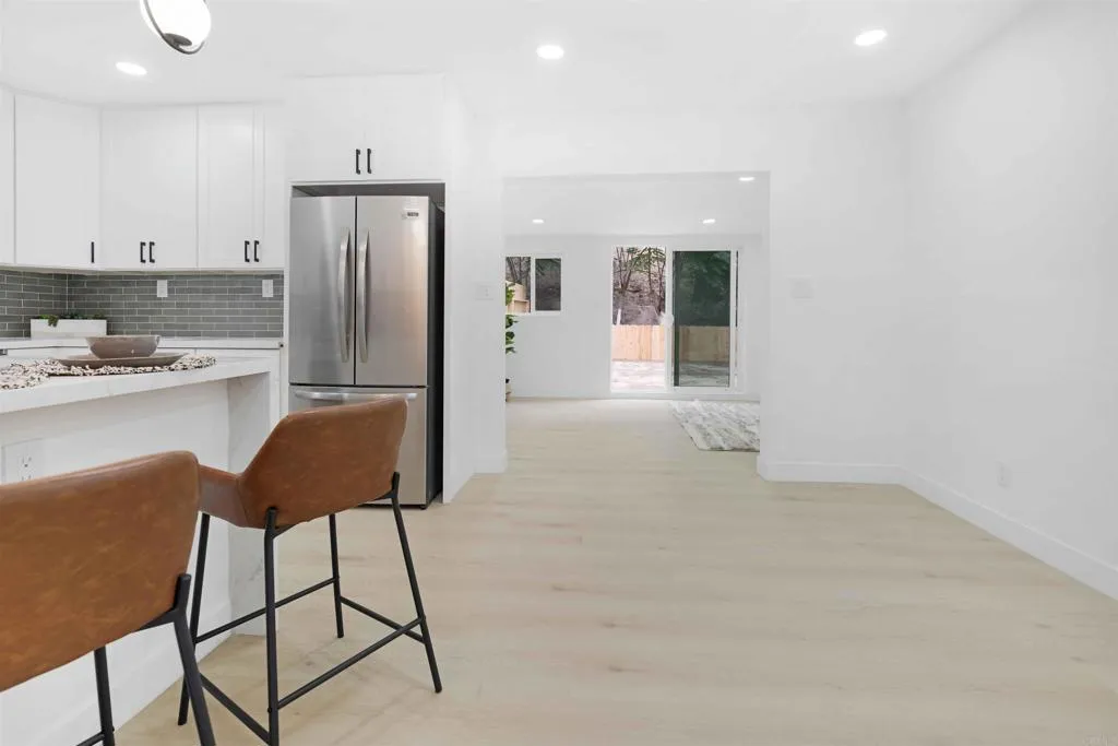 https://cdn.realtyfeed.com/cdn/127/306472430/29c775fa44b0c5610c8b0d8729fc4655.webp