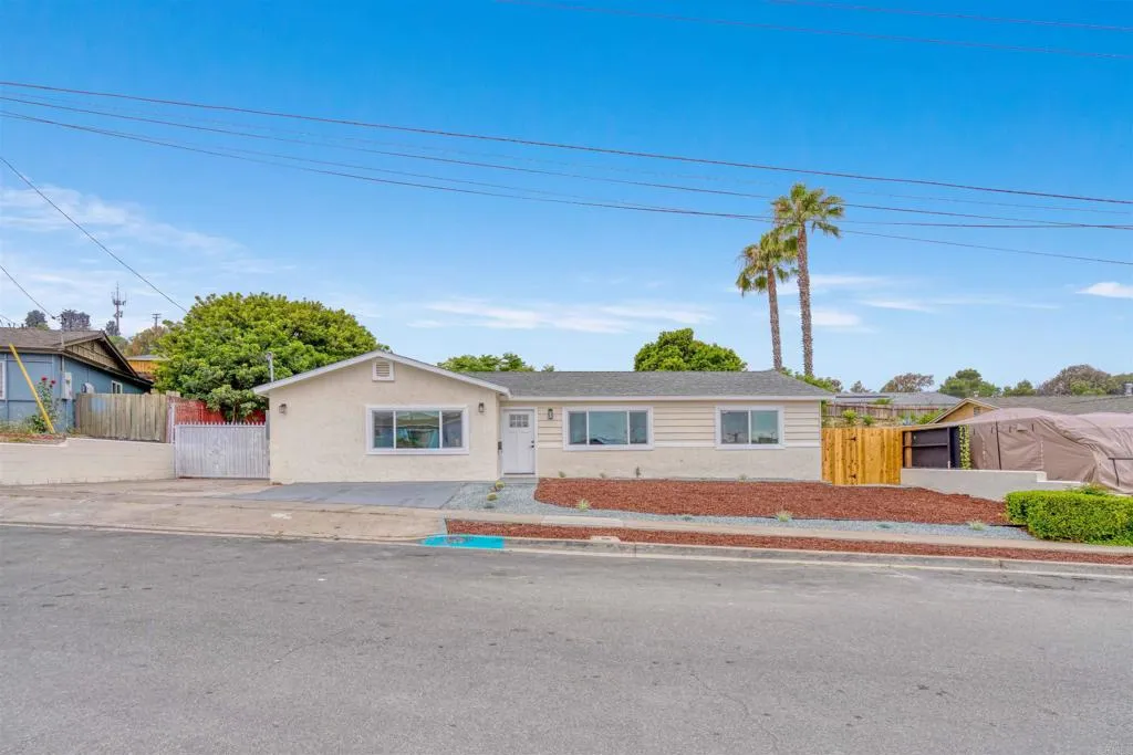 https://cdn.realtyfeed.com/cdn/127/306472430/f9b342efd90acac0c3a4fd52c49b0db3.webp