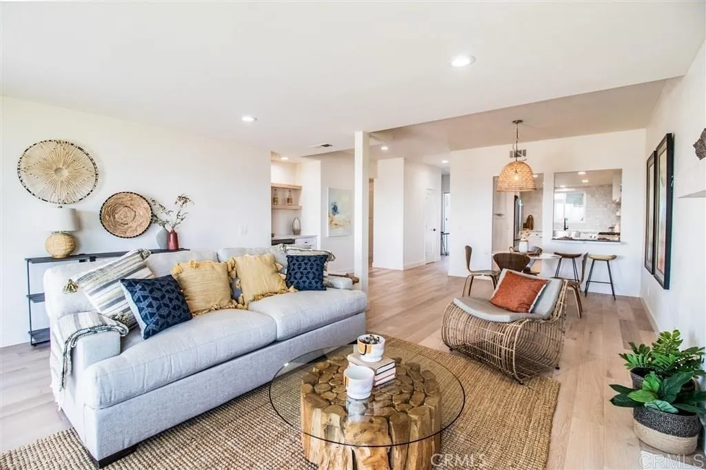 Photo #6: FR25138796 Listing 