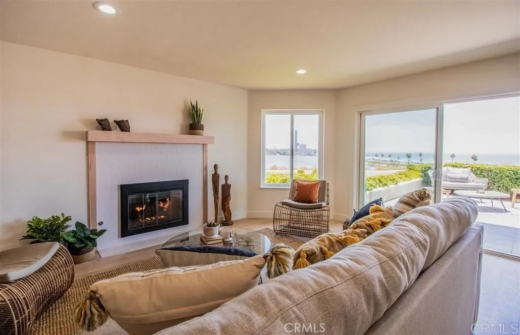 Photo #4: FR25138796 Listing 
