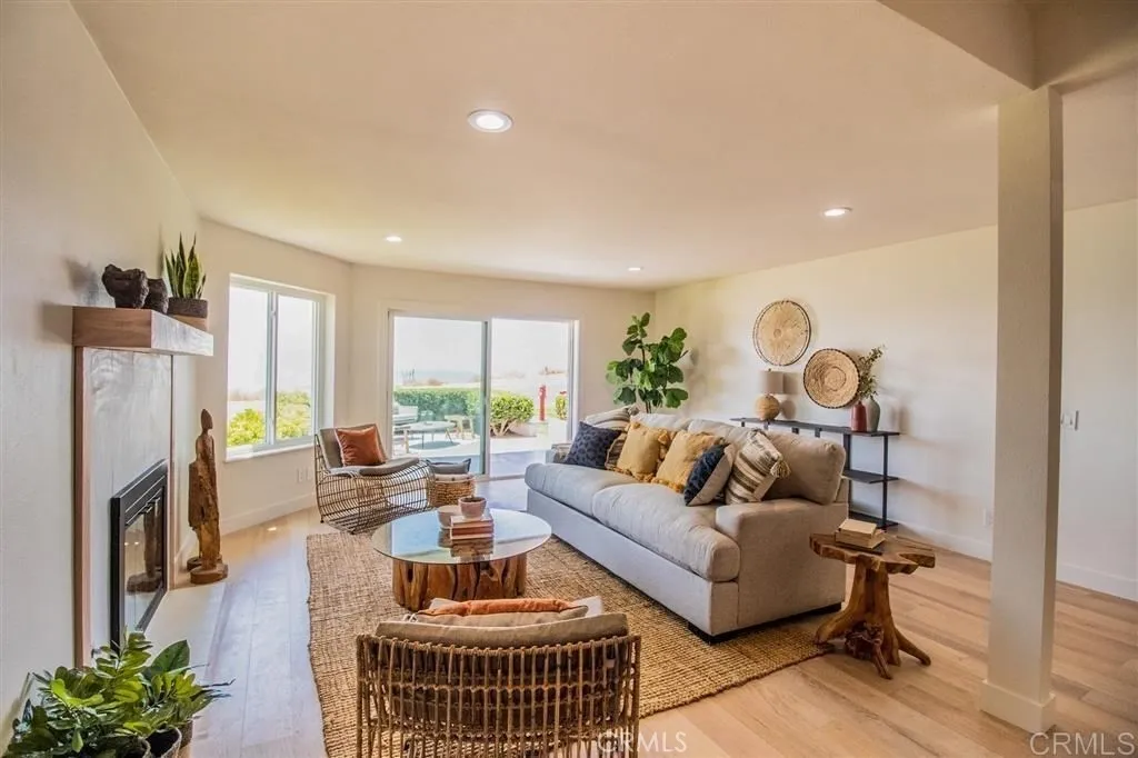 Photo #3: FR25138796 Listing 
