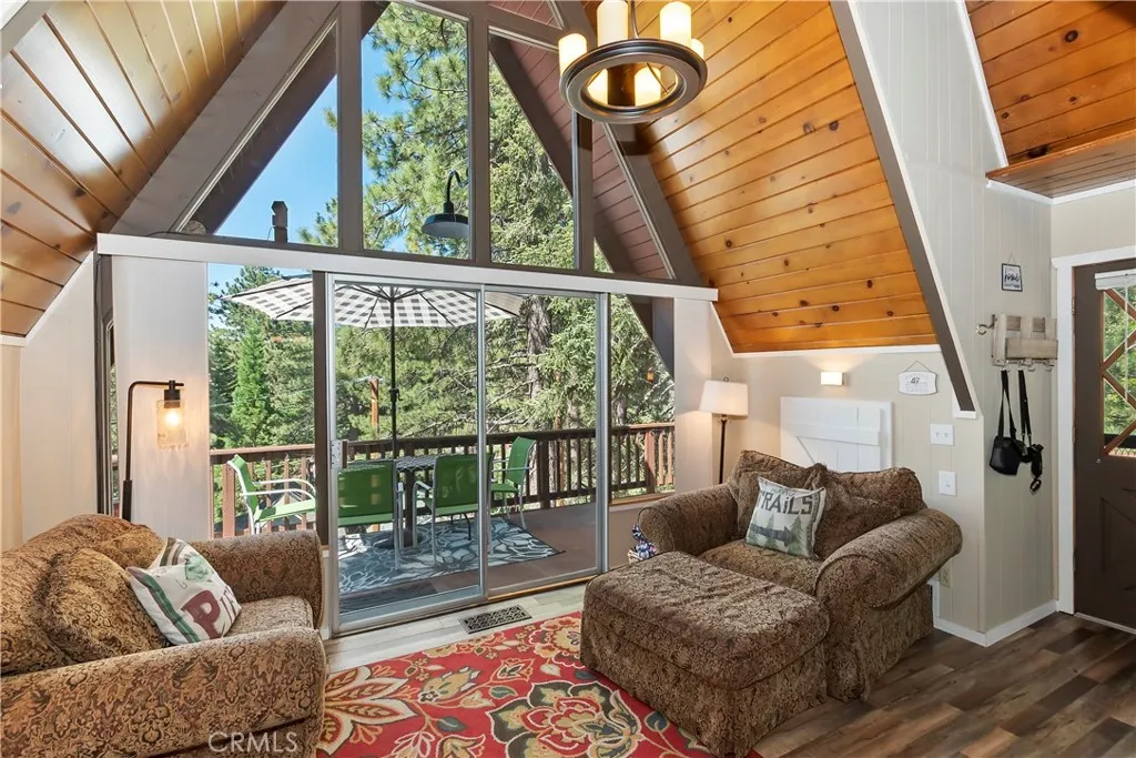 33480 Weeping Willow Drive, Green Valley Lake, CA 92341 - Photo 5 of 32, Green Valley Lake, CA