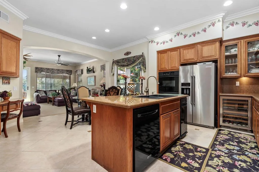 https://cdn.realtyfeed.com/cdn/127/306472826/4b5a81d5682c2512eed62e51f490e8a0.webp