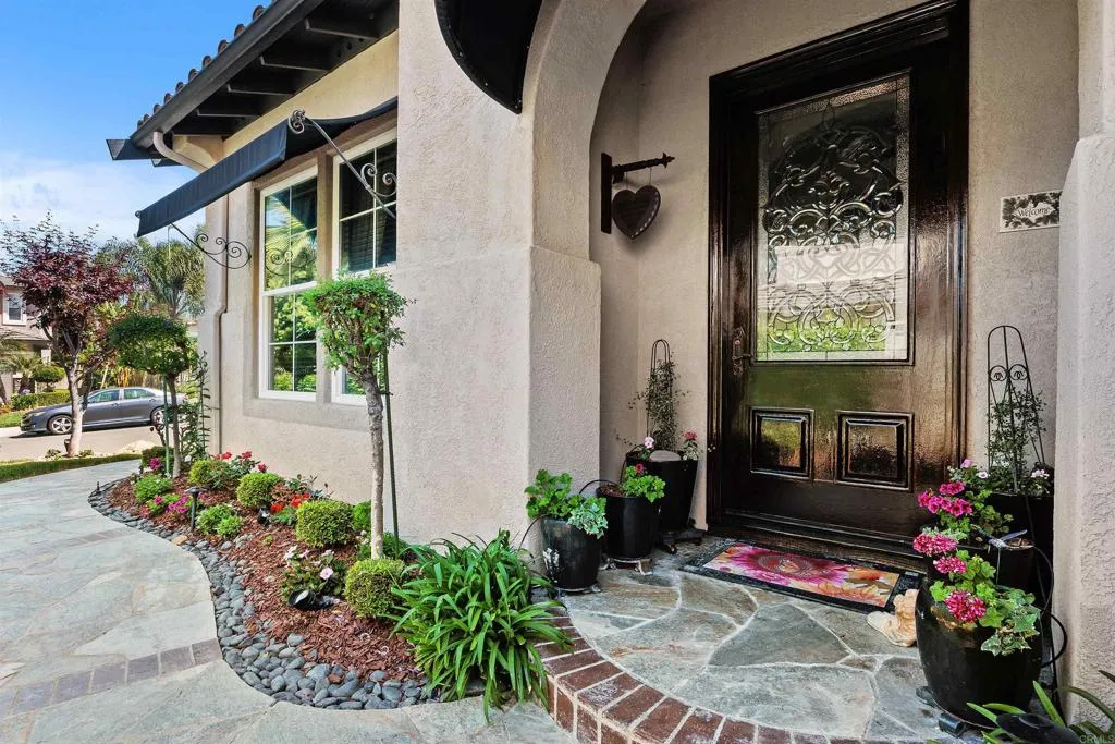 https://cdn.realtyfeed.com/cdn/127/306472826/56d67a97eda8465f45391d10acb1d1ce.webp