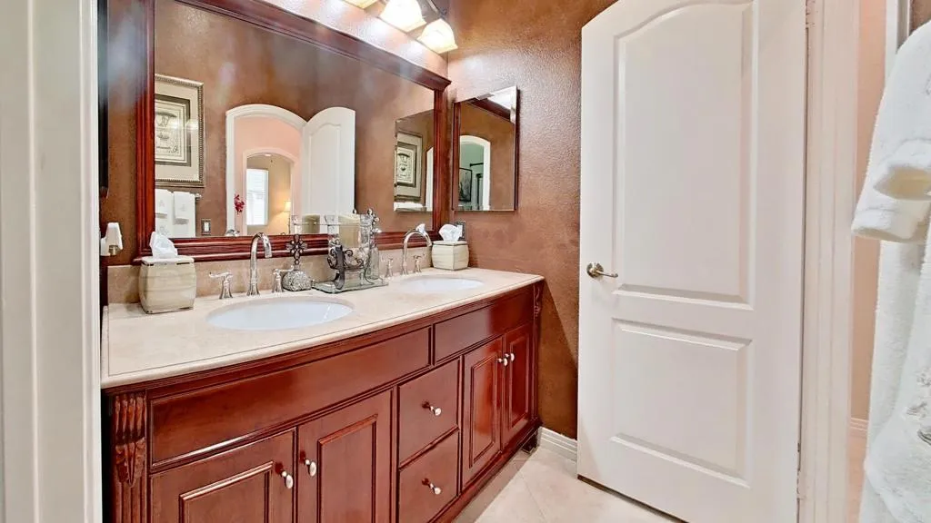 https://cdn.realtyfeed.com/cdn/127/306472826/65921fc7052c98fec64a77e20d3615c4.webp