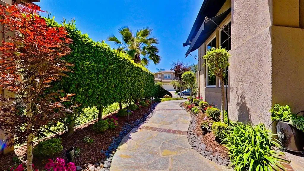 https://cdn.realtyfeed.com/cdn/127/306472826/a8c22b25fa67a77987a2c638e6e07869.webp