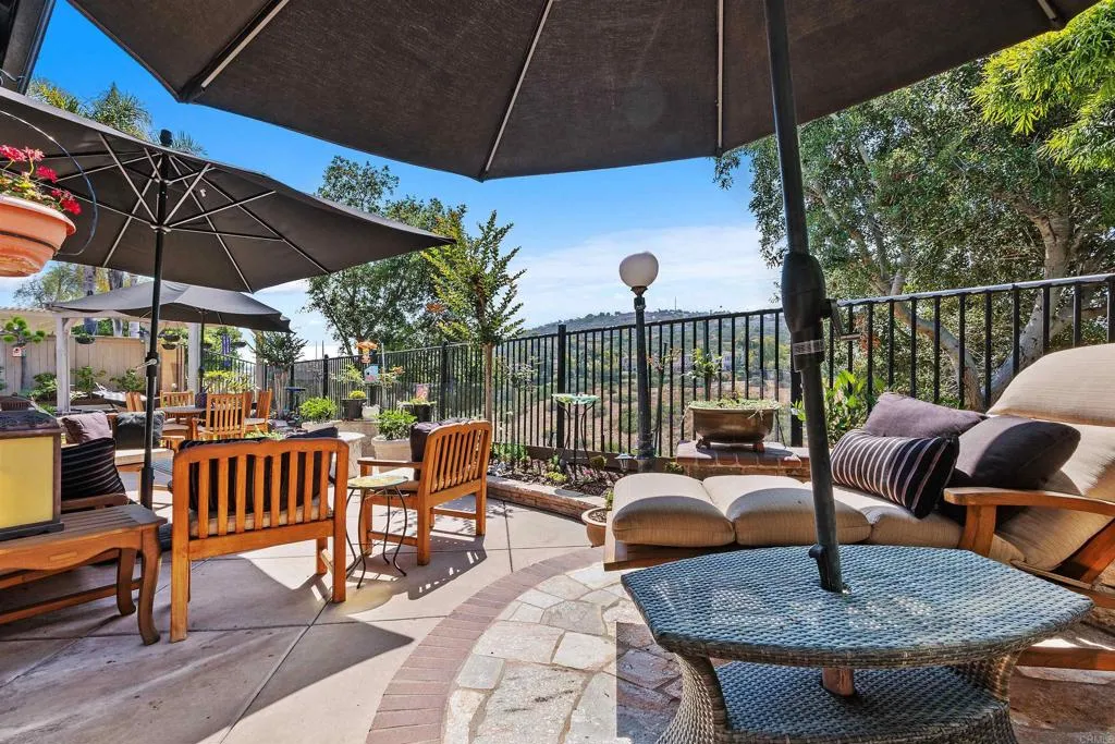 https://cdn.realtyfeed.com/cdn/127/306472826/dcf5f443ff44cf9c7702d4f5e2e1cffb.webp