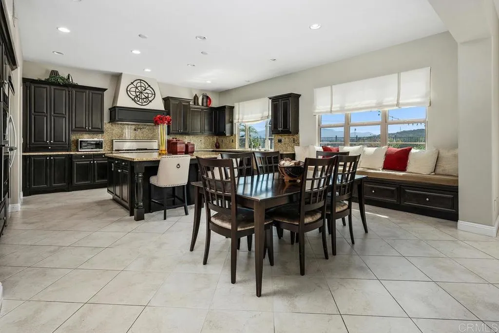 https://cdn.realtyfeed.com/cdn/127/306472969/43253b654f1e3a8aed2f2318d271556e.webp