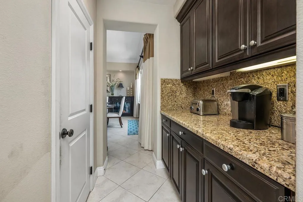 https://cdn.realtyfeed.com/cdn/127/306472969/6d8eb928560342c09a32380ae18ff658.webp