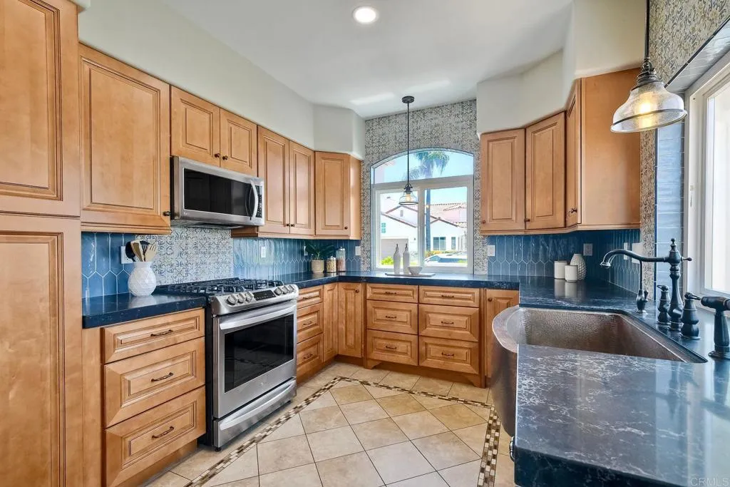 https://cdn.realtyfeed.com/cdn/127/306472971/9e0f0c88150c2493af1b0f4dc1990a43.webp