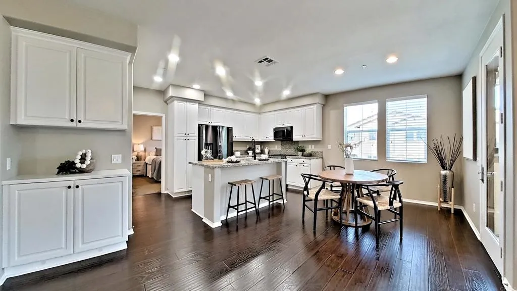 Photo #6: NDP2506108 Listing 