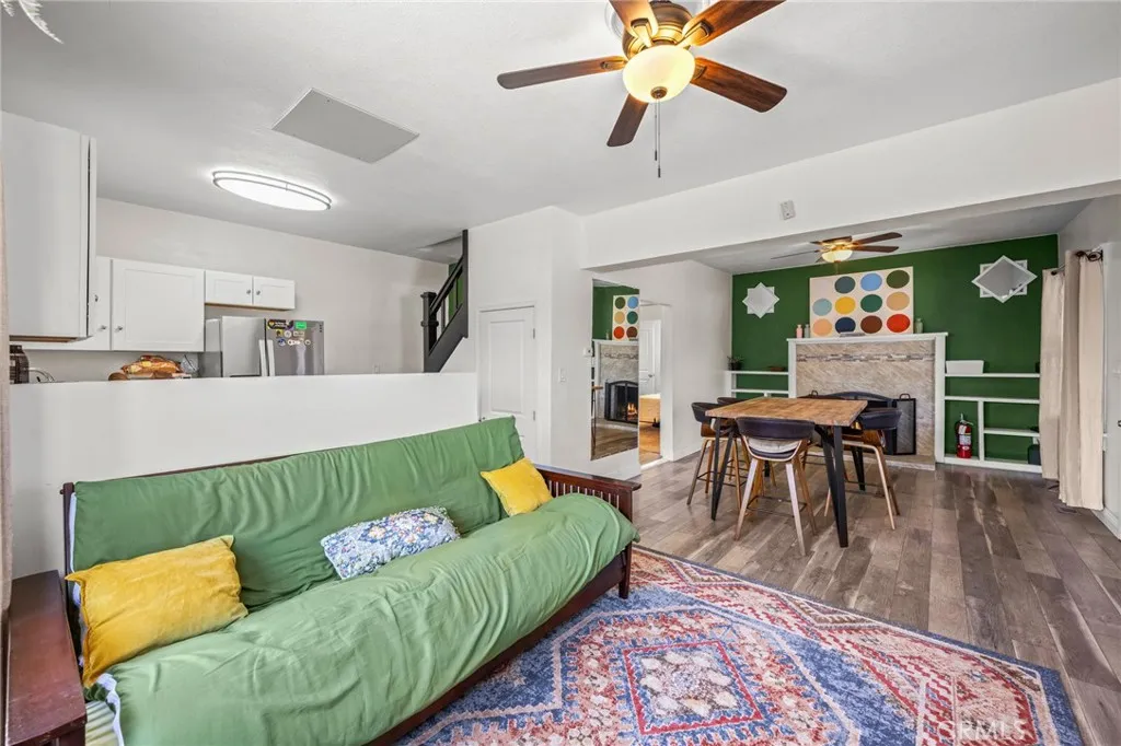 https://cdn.realtyfeed.com/cdn/127/306472989/7de0ce7868d398282c3fdd9f05df7b4c.webp