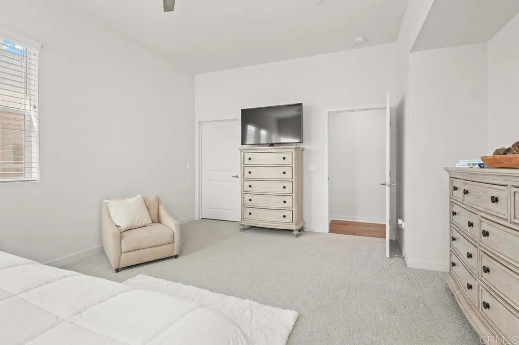 https://cdn.realtyfeed.com/cdn/127/306473155/34da5af427069c896f10efe888c251f4.webp
