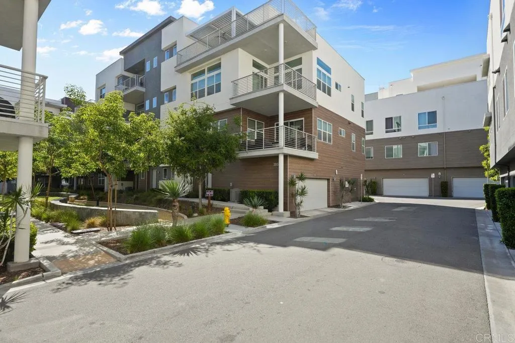 https://cdn.realtyfeed.com/cdn/127/306473155/9acbf79f6ea66bfd09ee6e70caaa7753.webp
