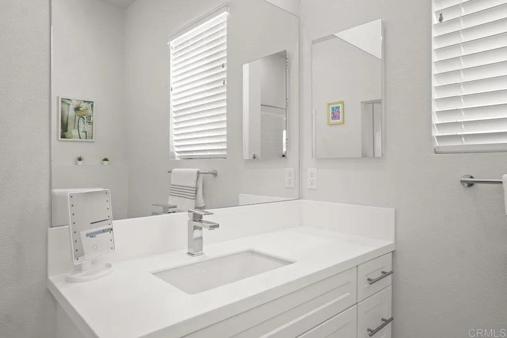 https://cdn.realtyfeed.com/cdn/127/306473155/acdcf6f3727bbde5695580e0f9c3c3a8.webp