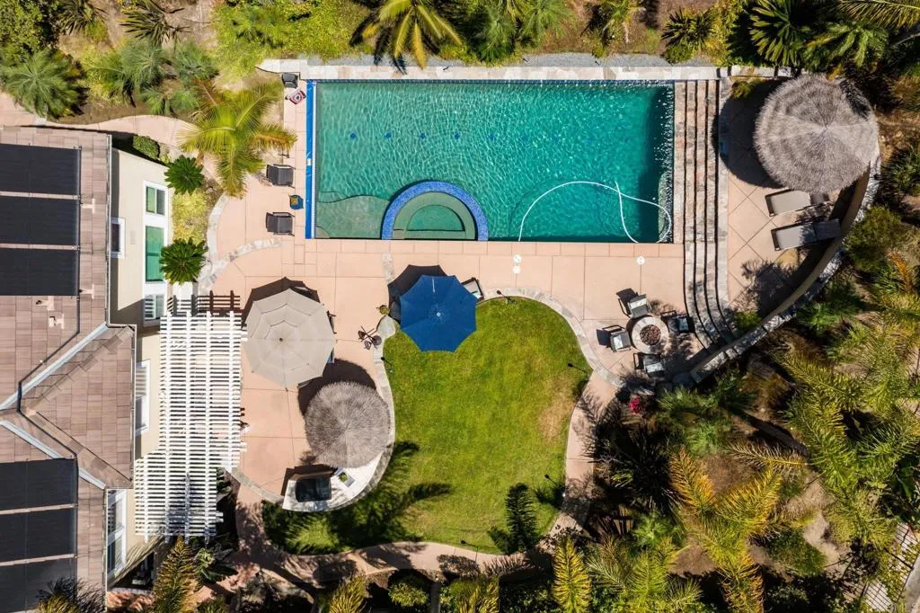 https://cdn.realtyfeed.com/cdn/127/306473240/2bccd51b80cf36e5302dd8258a9a9811.webp