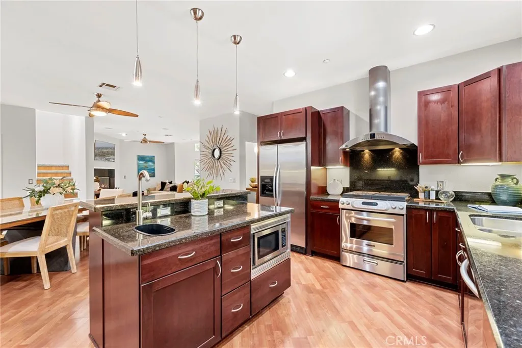 https://cdn.realtyfeed.com/cdn/127/306473326/258cba724ee00b02adb3055f48c7ec31.webp