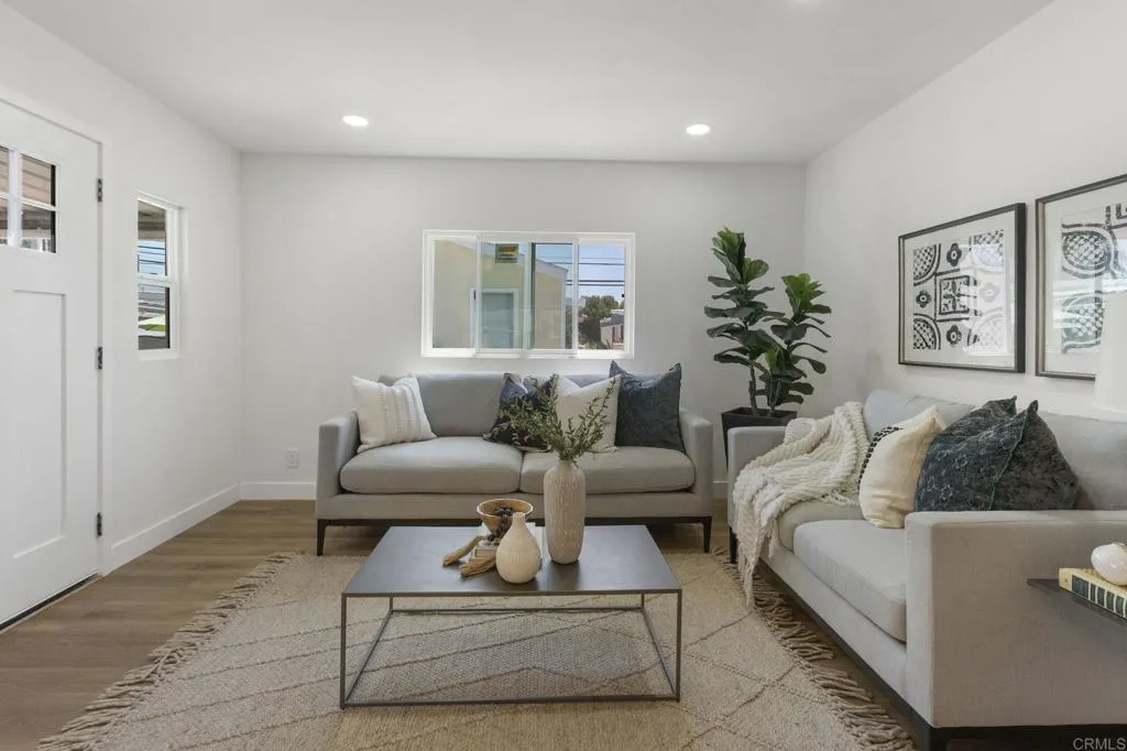 https://cdn.realtyfeed.com/cdn/127/306473447/8f11c0753118ad6ec86684c560ab0f90.webp