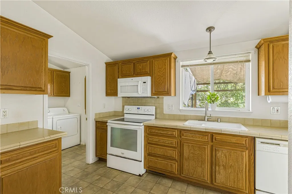 https://cdn.realtyfeed.com/cdn/127/306473517/3557ae9c09bf7a8caf9fd60e8c6de0f3.webp