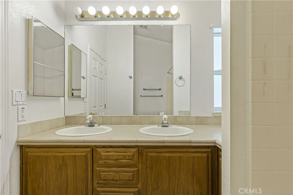https://cdn.realtyfeed.com/cdn/127/306473517/887361676a6e9dea4317018c9e257a03.webp