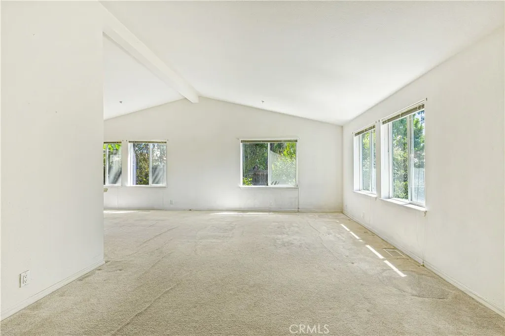 https://cdn.realtyfeed.com/cdn/127/306473517/a3dcb1e38300d641d38ae703e5598a5b.webp