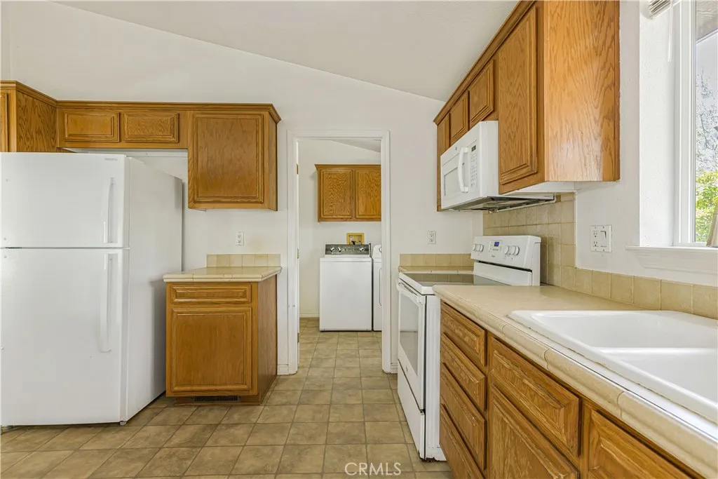 https://cdn.realtyfeed.com/cdn/127/306473517/ac4656f3dc9bd27c8eb6136bc4b483ef.webp