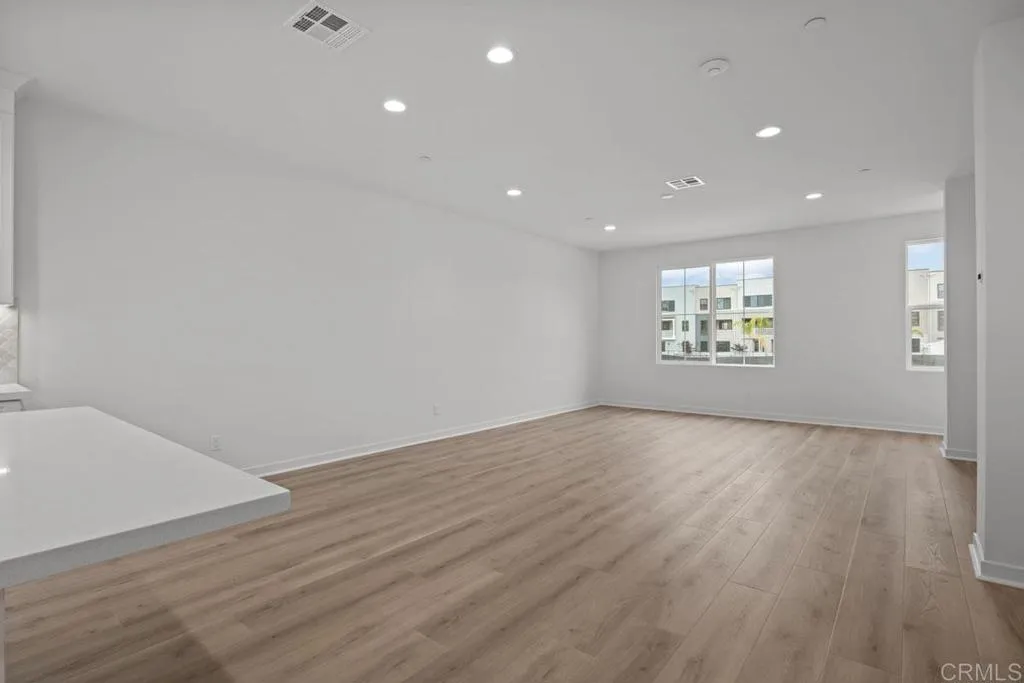 Photo #5: NDP2506130 Listing 