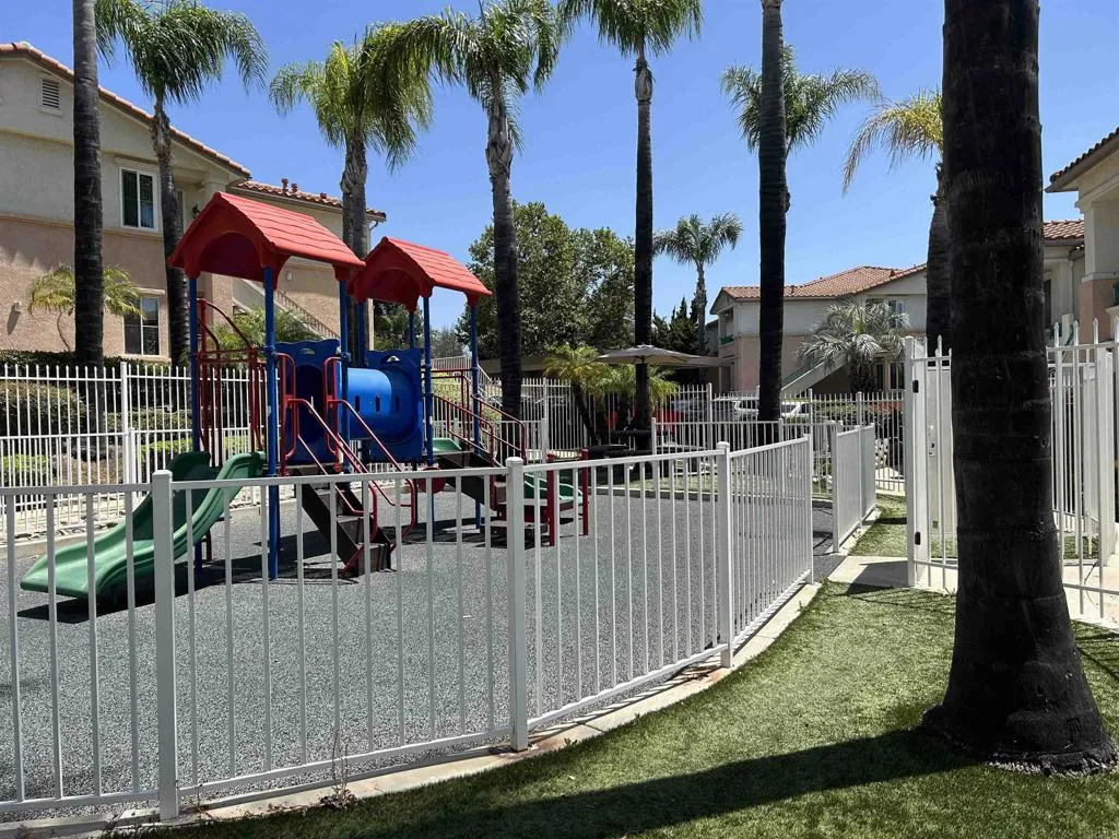 https://cdn.realtyfeed.com/cdn/127/306473608/f04852a3aa21c70252bcdc106b58a3b7.webp