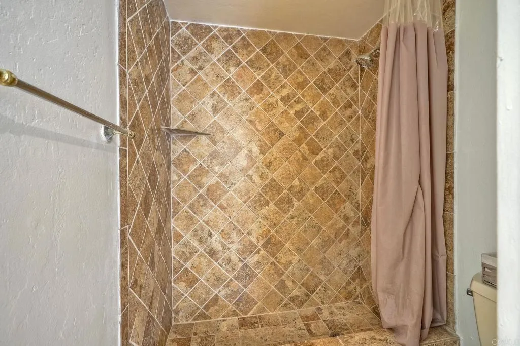 https://cdn.realtyfeed.com/cdn/127/306473854/24e2a1f393a2f18e02f3bb0ac3481bce.webp