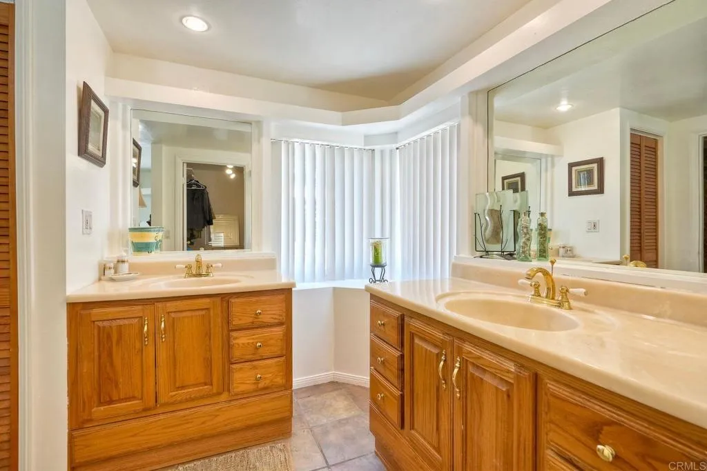 https://cdn.realtyfeed.com/cdn/127/306473854/2ae33408527ecf7be12b1333f36586b2.webp