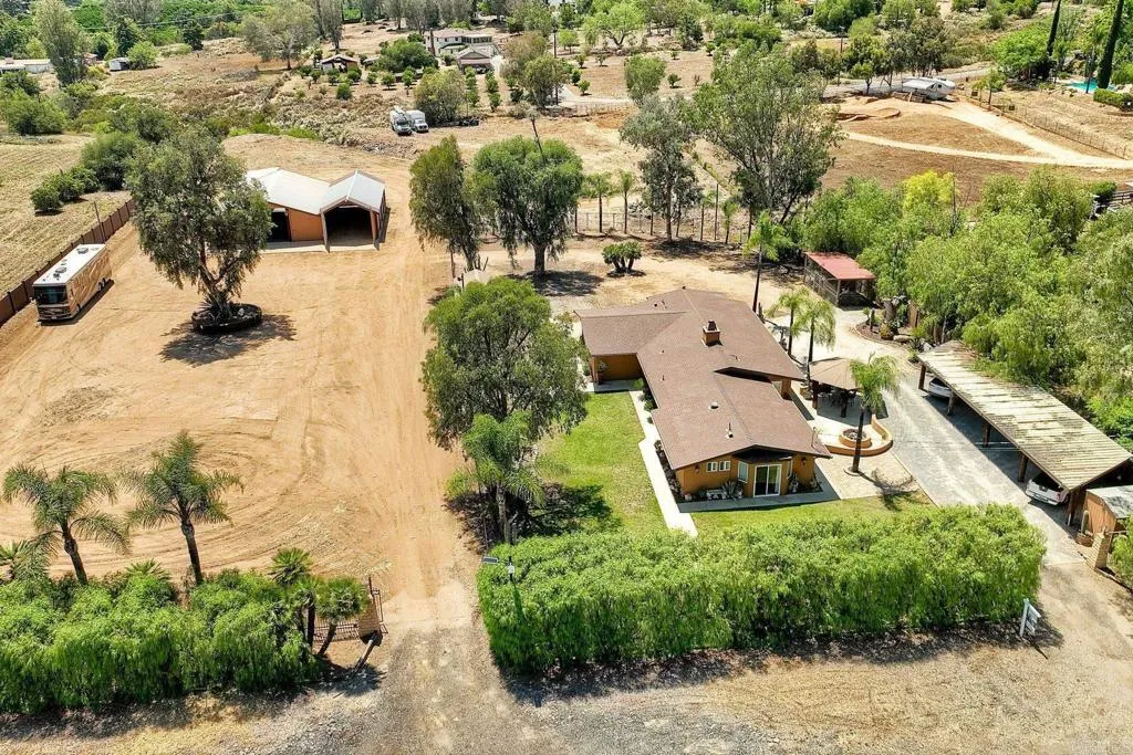 https://cdn.realtyfeed.com/cdn/127/306473854/a67441f53543ac5b27664b71b0f600e8.webp