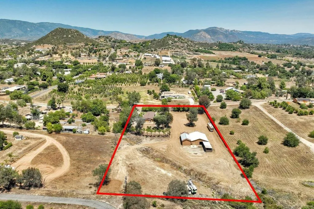 https://cdn.realtyfeed.com/cdn/127/306473854/df3d612efdeb41e3a31f5a4040dc71c8.webp