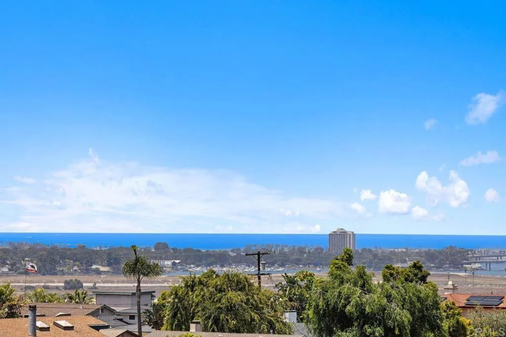 https://cdn.realtyfeed.com/cdn/127/306473877/8376fda7420e2543a295ad978b3991a5.webp